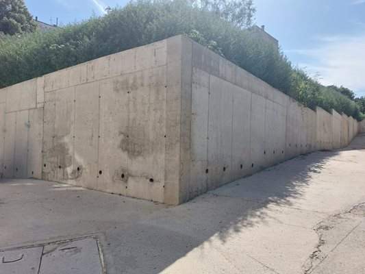 Бригада предлага кофраж на подпорни стени,  бетонни подпорни стени