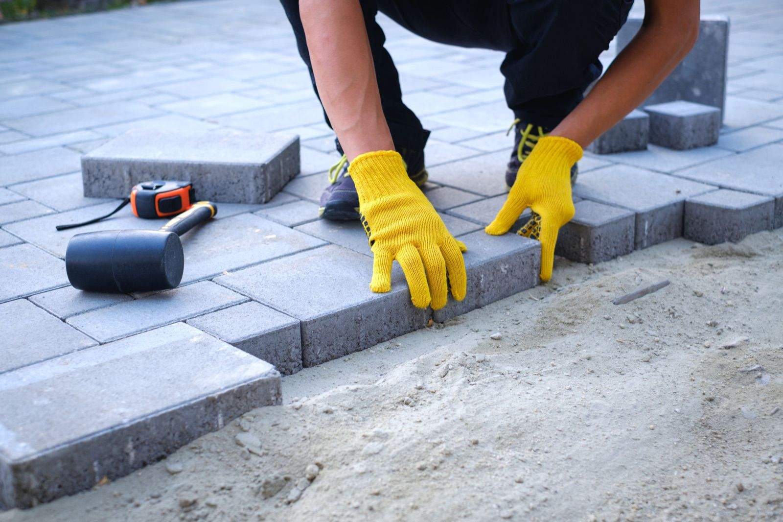 Измити плочки, гранитни или бетонни павета - какво да изберете?